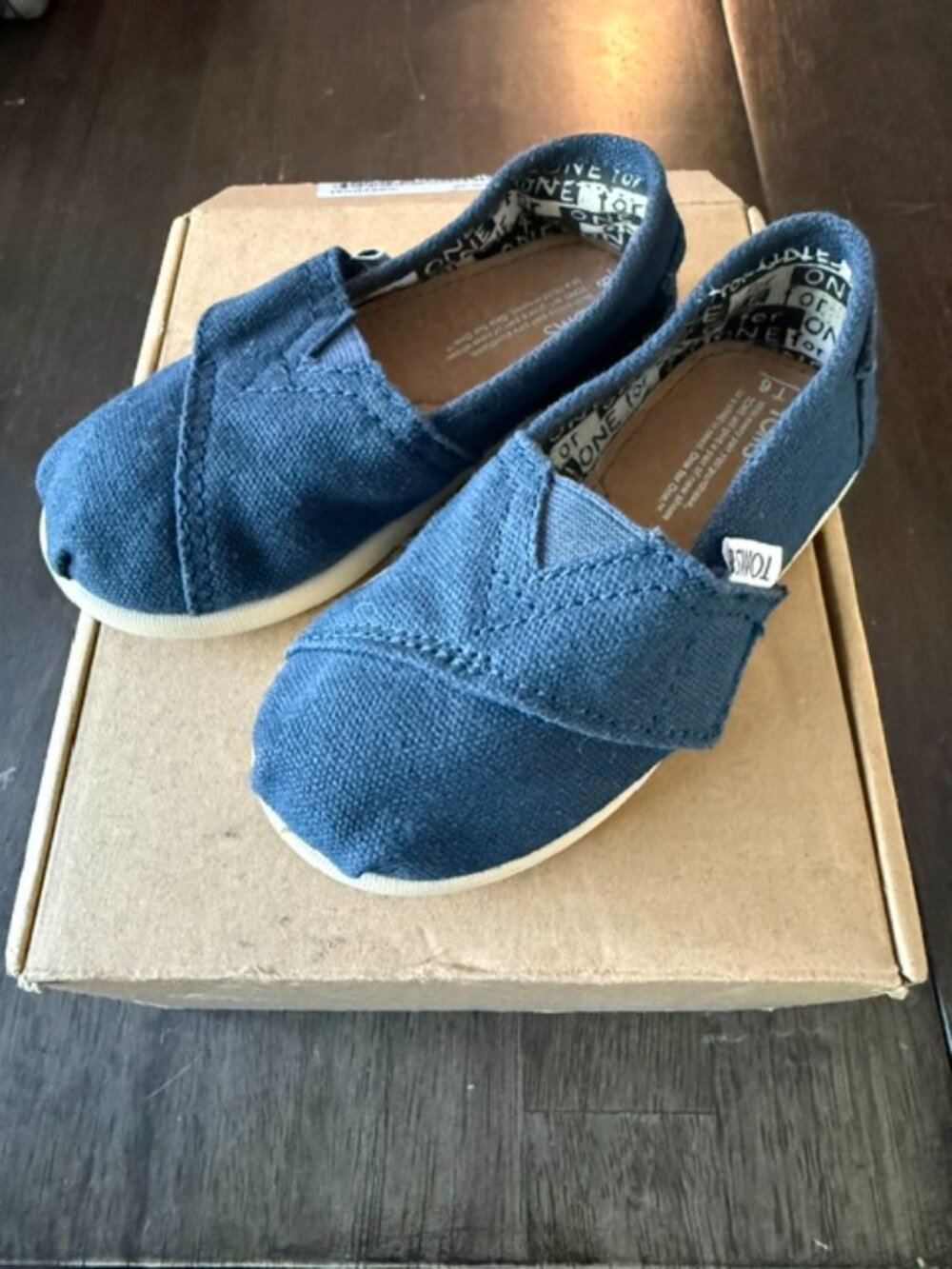 TOMS Tiny Classic Alpargata Navy Blue Canvas (Toddler Size 6) Slip On Shoes